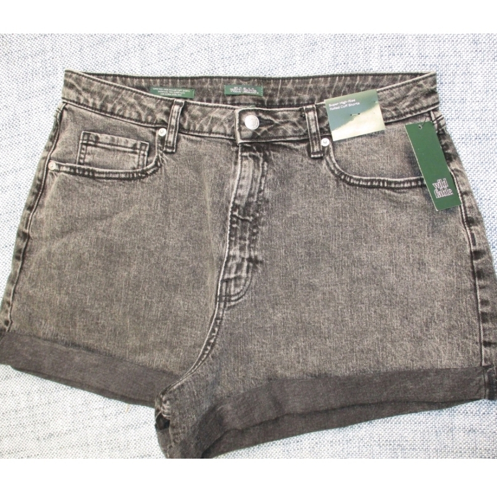 NEW Wild Fable Super High-Rise Rolled Cuff Shorts Size 12 Black Denim NWT